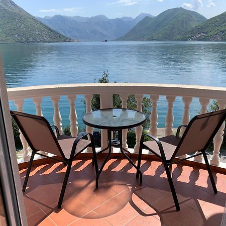 Apartments Villa Radonic Donji Morinj Luaran gambar