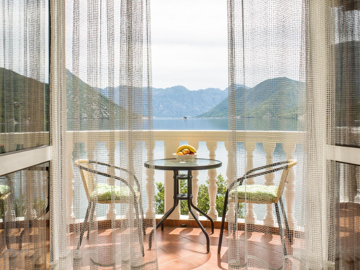 Apartments Villa Radonic Donji Morinj Luaran gambar