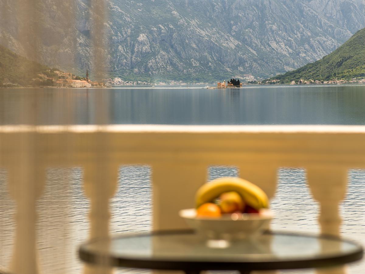 Apartments Villa Radonic Donji Morinj Luaran gambar