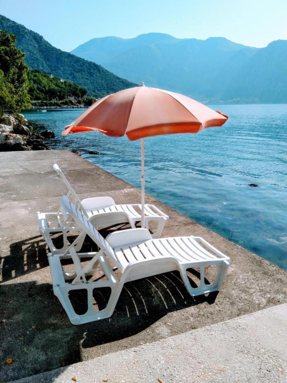 Apartments Villa Radonic Donji Morinj Luaran gambar